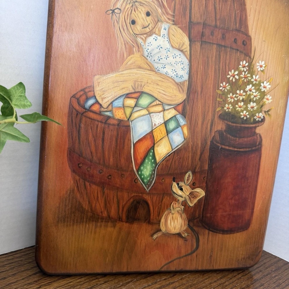 Hand-Painted Wood Large Cutting Board Folk Art Girl & Mouse Vintage 1971 - Picture 7 of 8